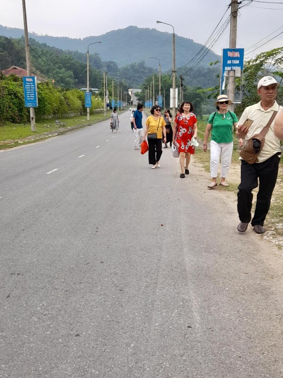 Khach San Vuon Quoc Gia Ba Be Hotel Bac Kan Exterior foto